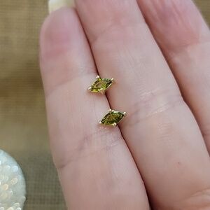 PERIDOT DAINTY STUD EARRINGS